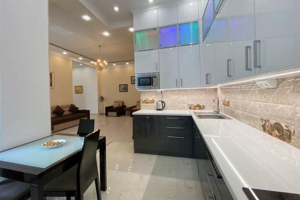 Comfortable Luxury Apartment With 3 Rooms. Center Heart Of Kiev Екстер'єр фото
